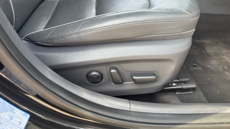 Hyundai IONIQ 1.6 GDi Hybrid Premium SE 5dr DCT Hybrid Hatchback